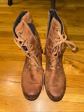 Sorel Women’s Boots in Brown waterproof